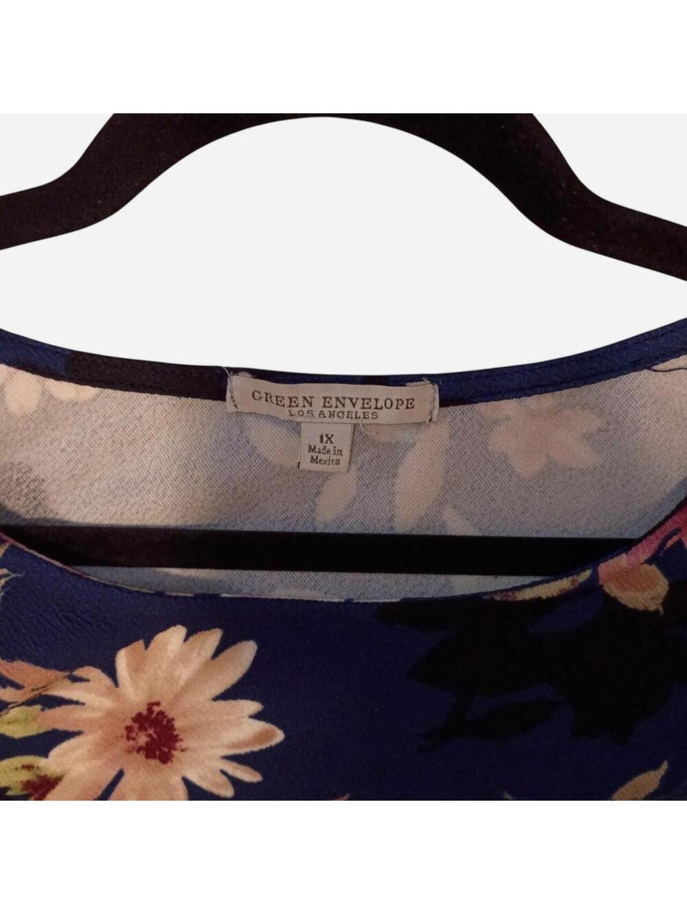 GREEN ENVELOPE – Navy Floral Blouse | Cottagecore | Grandmacore | Office Wear - Picture 3 of 6